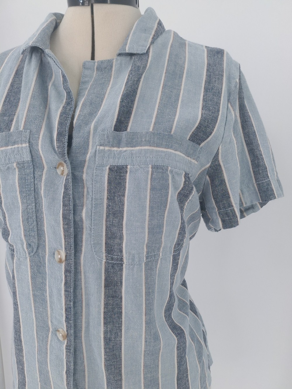 ✨Wonderly Blue & White Vertical Striped Camp Shirt Short Sleeve Button Down L✨ - Picture 4 of 13